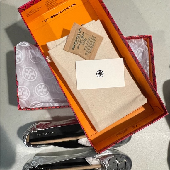 tory burch ballet flats 8 new Silver - Picture 4 of 7